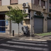 PIAZZA NAZIONALE – May 3, 2019Armando Del Re, 28 years old and originally from Scampia, shot at Piazza Nazionale in the afternoon to kill Salvatore Nurcaro, but he only wounded him and wounded Noemi, a four-year-old girl who was walking around there. with her grandmother who had just bought her fries. A bullet hit her in the chest, sticking in her lungs. After a delicate surgery and 40 days at the Santobono pediatric hospital in Naples, the child is finally out of danger. To unleash the anger of Armando Del Re would have been a drug debt accrued by Nurcaro against the Marigliano of San Giovanni (to which Armando Del Re would be affiliated). Now Armando Del Re is in prison after being captured while on the run.