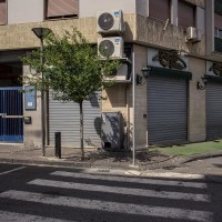 PIAZZA NAZIONALE – May 3, 2019

Armando Del Re, 28 years old and originally from Scampia, shot at Piazza Nazionale in the afternoon to kill Salvatore Nurcaro, but he only wounded him and wounded Noemi, a four-year-old girl who was walking around there. with her grandmother who had just bought her fries. A bullet hit her in the chest, sticking in her lungs. After a delicate surgery and 40 days at the Santobono pediatric hospital in Naples, the child is finally out of danger. To unleash the anger of Armando Del Re would have been a drug debt accrued by Nurcaro against the Marigliano of San Giovanni (to which Armando Del Re would be affiliated). Now Armando Del Re is in prison after being captured while on the run.