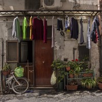 VICO FRATELLI MAGNONI, 13 – November 1, 2018

Two people riding a scooter and with their full-face helmets exploded five shots at the Riviera di Chiaia, in Vico Fratelli Magnoni, against the entrance door of an apartment where a very old woman with her own life lives alone. A “spread” with two possible recipients: the manager of a bar on the Riviera di Chiaia and an alleged affiliate of the Strazzullo clan.