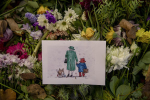 Children’s drawings in remembrance of Queen Elizabeth II are seen at Green park in London, Great Britain on September 16, 2022. Queen Elizabeth II is dead in Sco​tland on the September 8, 2022 ​at the age of 96.
