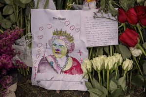 Children’s drawings in remembrance of Queen Elizabeth II are seen at Green park in London, Great Britain on September 16, 2022. Queen Elizabeth II is dead in Sco​tland on the September 8, 2022 ​at the age of 96.