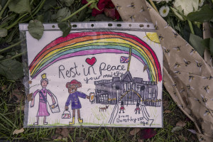 Children’s drawings in remembrance of Queen Elizabeth II are seen at Green park in London, Great Britain on September 16, 2022. Queen Elizabeth II is dead in Sco​tland on the September 8, 2022 ​at the age of 96.