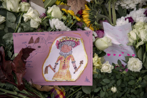 Children’s drawings in remembrance of Queen Elizabeth II are seen at Green park in London, Great Britain on September 16, 2022. Queen Elizabeth II is dead in Sco​tland on the September 8, 2022 ​at the age of 96.